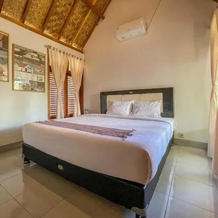 Aira Homestay Near Pantai Kuta Mandalika Mitra Reddoorz